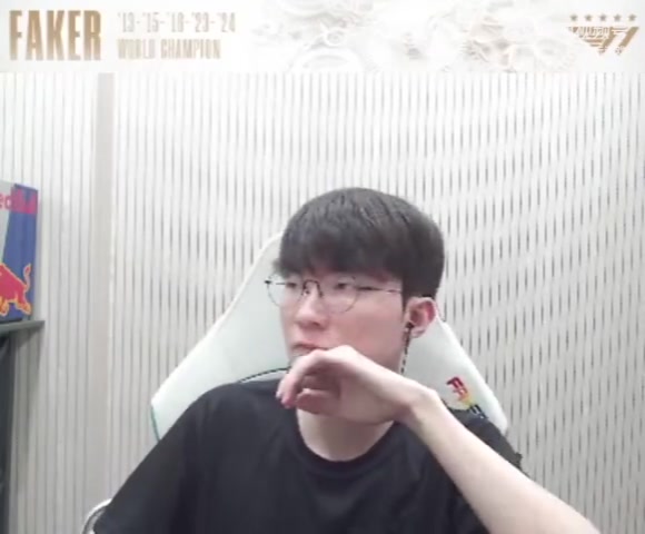 谢谢你！Faker：我给了非常大的提示！S赛皮肤是LOL的英雄角色哦